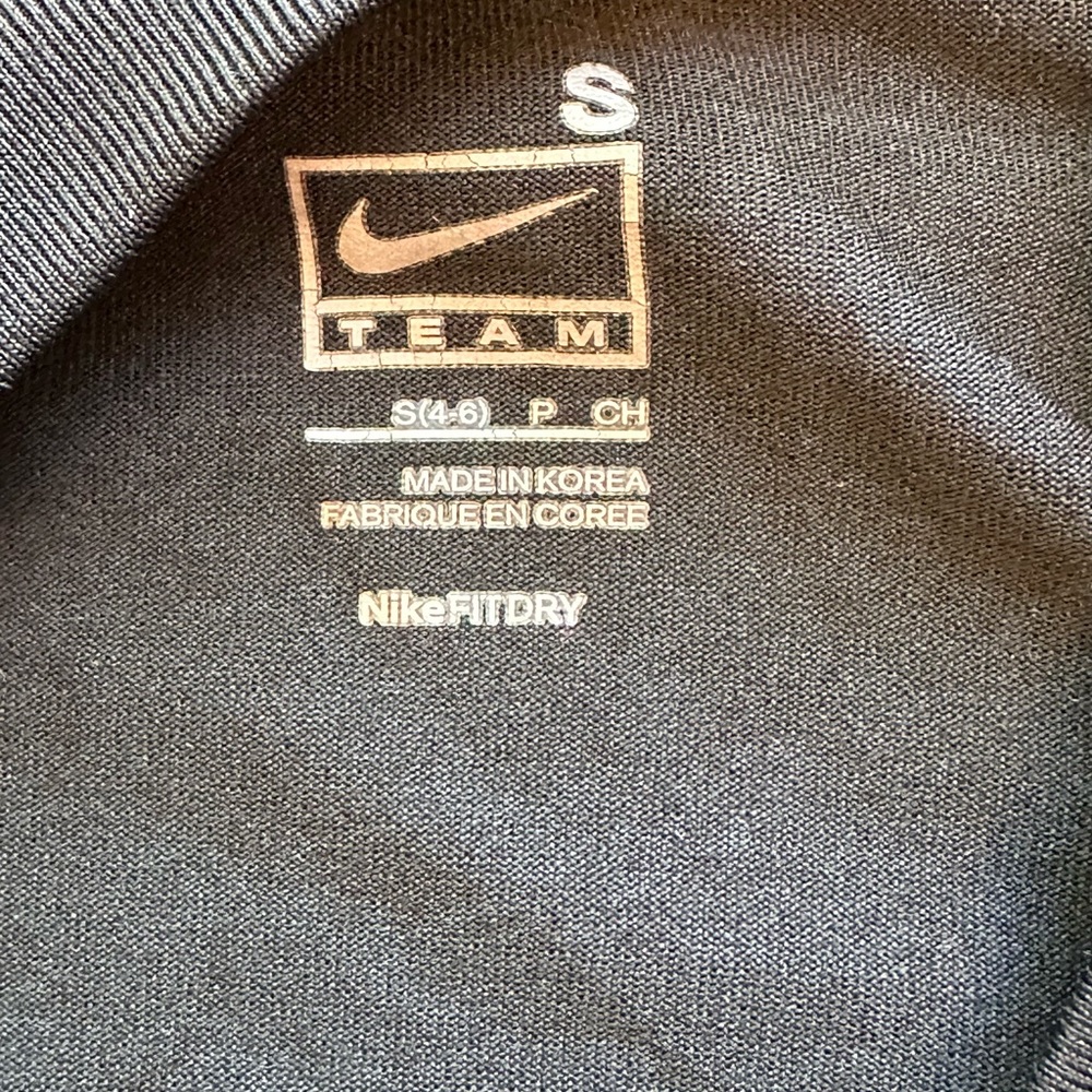 Nike Fit Dry Long Sleeve Shirt - Picture 3 of 3
